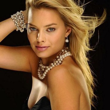 Margot Robbie - Magazine and Celebrity Portraits Collection in historytraveler76_2536682465710300423_11938867382.jpg - hidden celebrity photo